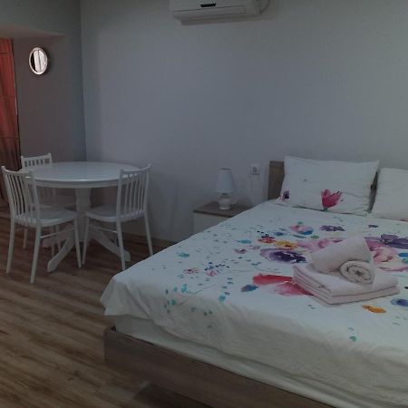 Boutique Apartment 17 Tbilisi Bagian luar foto