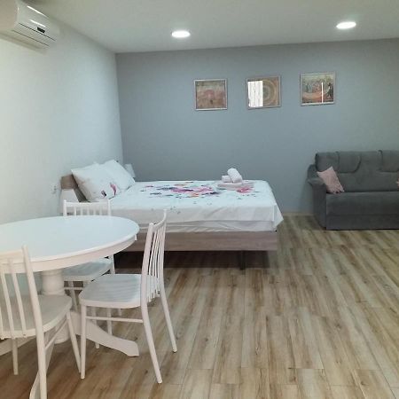 Boutique Apartment 17 Tbilisi Bagian luar foto
