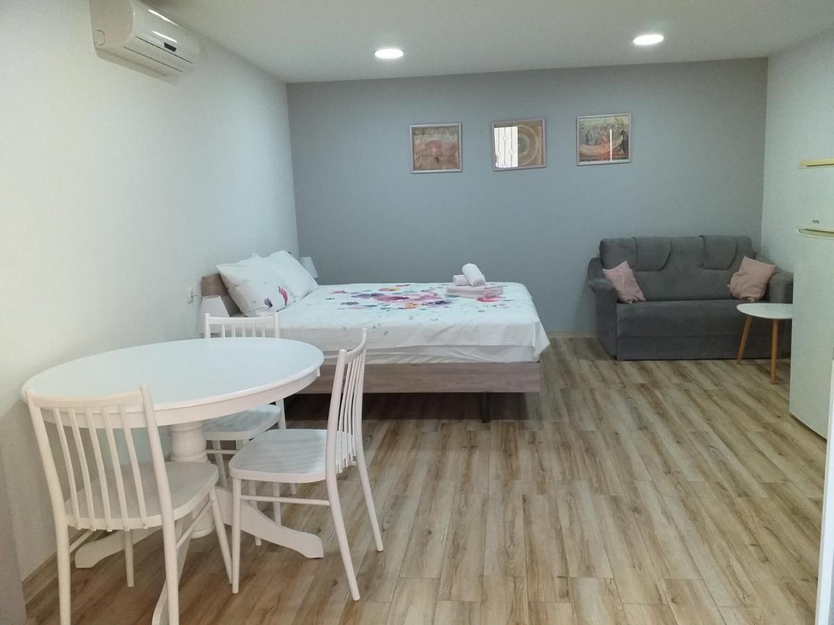 Boutique Apartment 17 Tbilisi Bagian luar foto