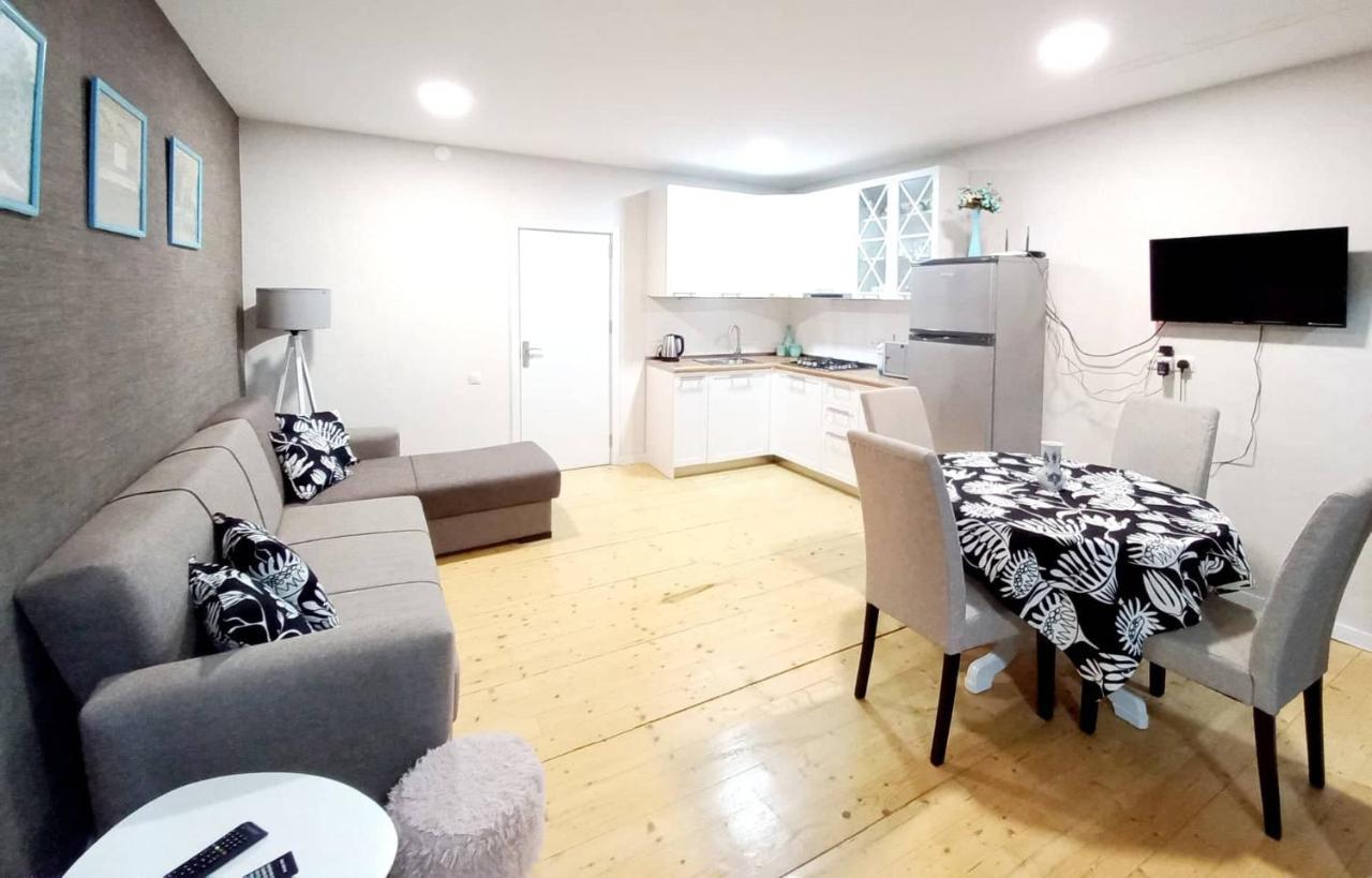 Boutique Apartment 17 Tbilisi Bagian luar foto