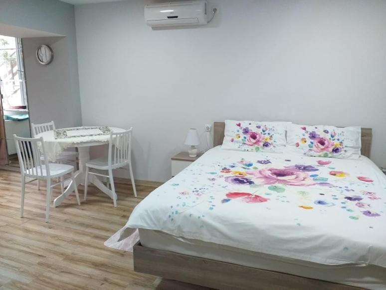 Boutique Apartment 17 Tbilisi Bagian luar foto