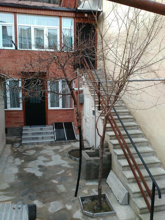 Boutique Apartment 17 Tbilisi Bagian luar foto